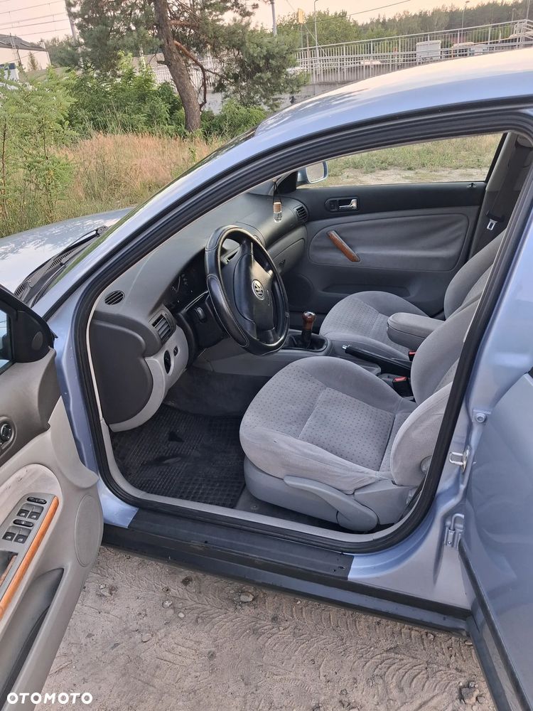 Volkswagen Passat 1.8T - 3