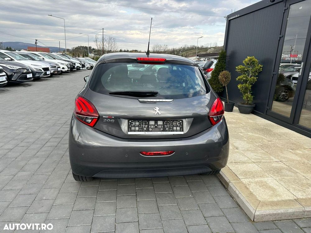 Peugeot 208 - 14