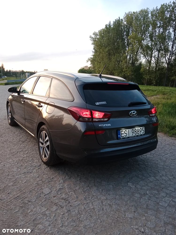 Hyundai i30 1.6 CRDi Classic + - 5