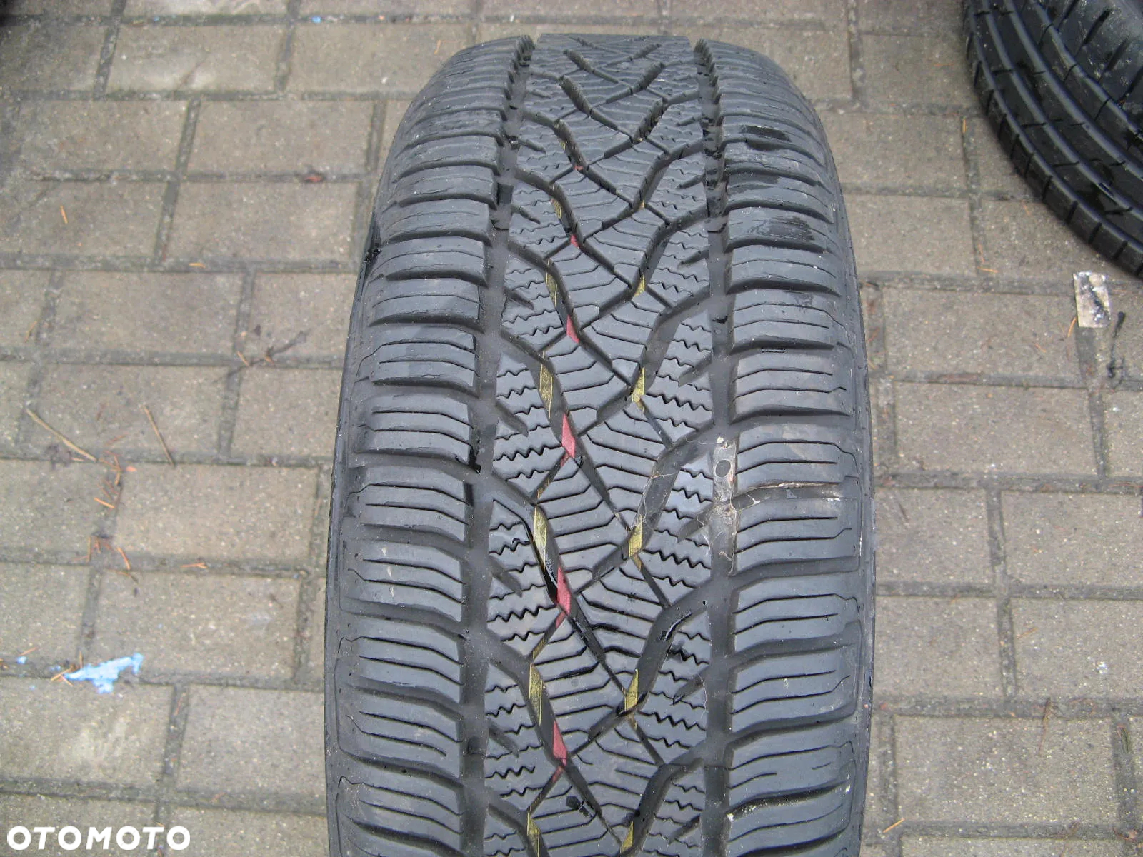 OPONA ZIMOWA BARUM QUARTARIS 5 195/55 R16 - 2