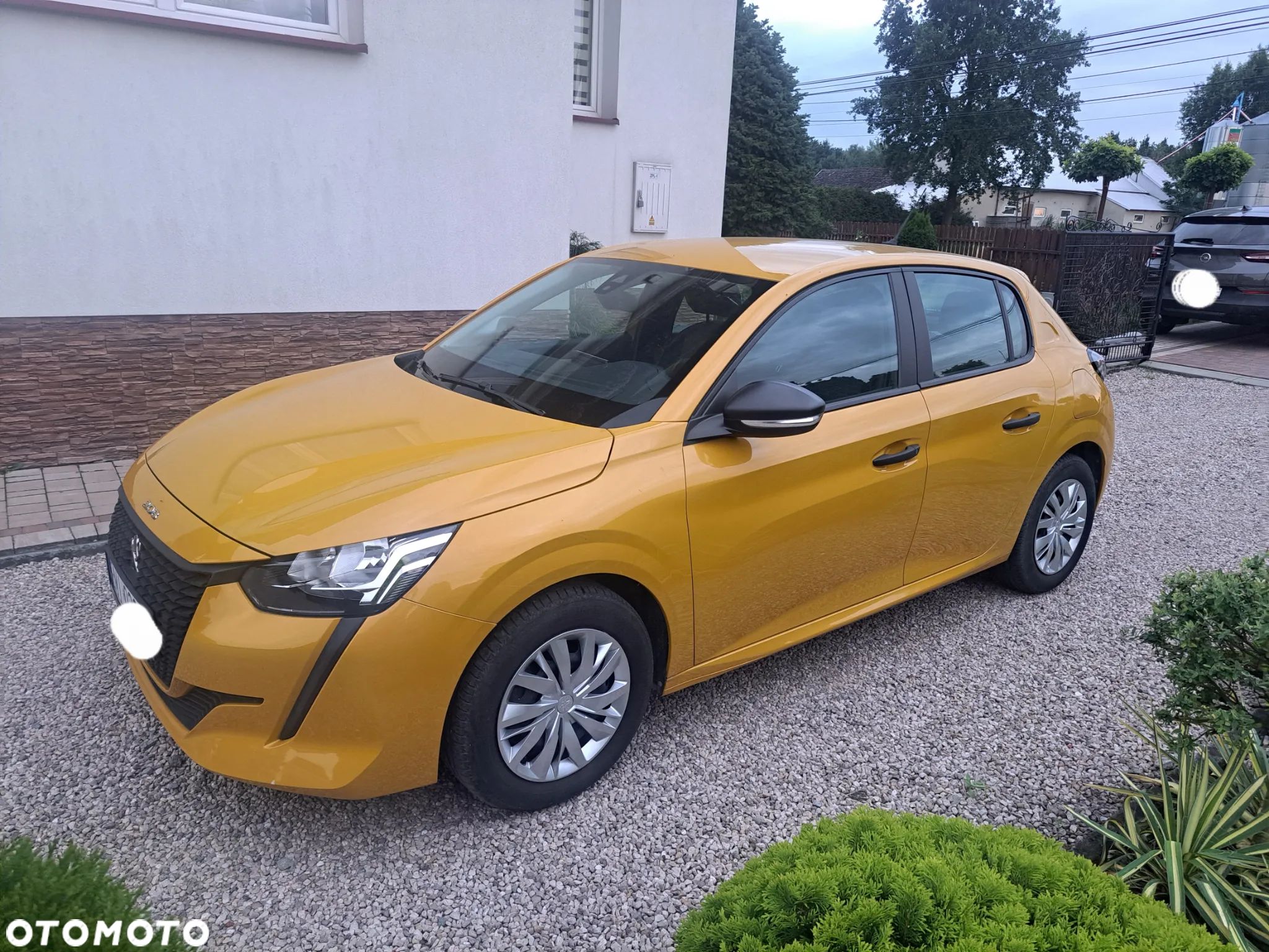 Peugeot 208 - 1