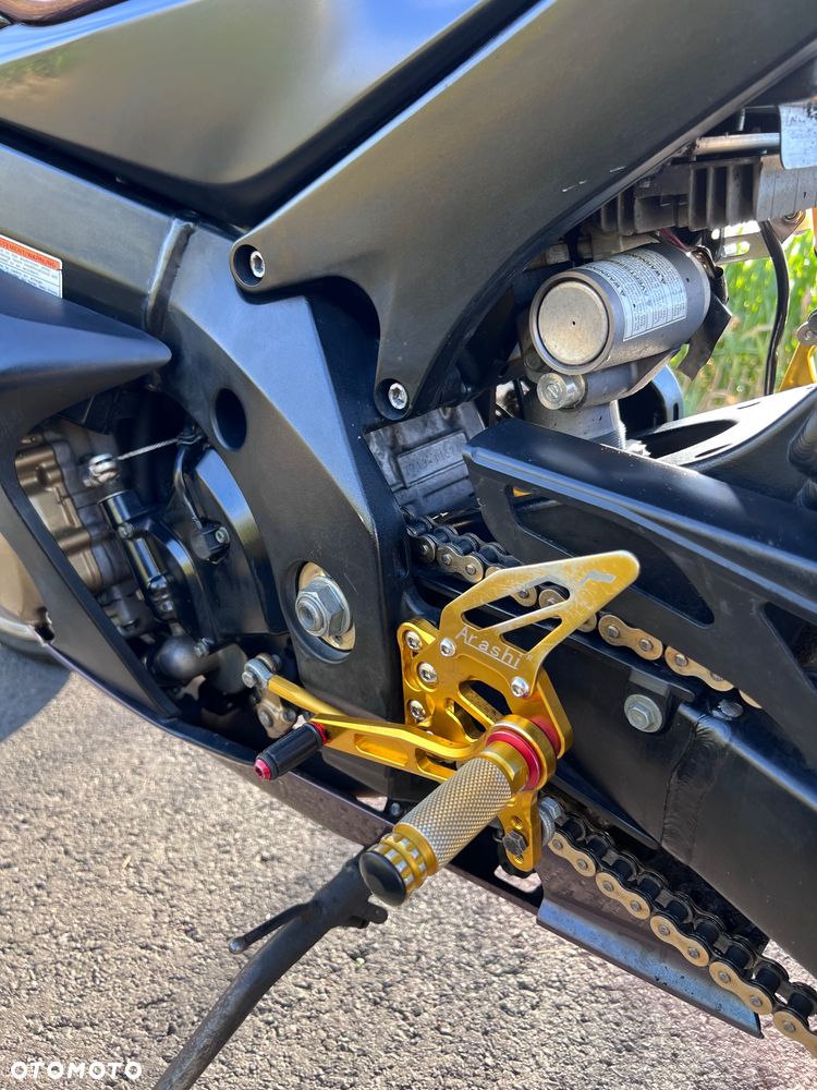 Suzuki GSX-R - 13