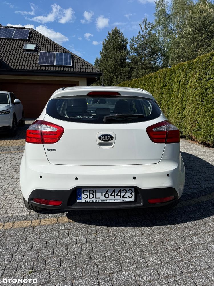Kia Rio - 4