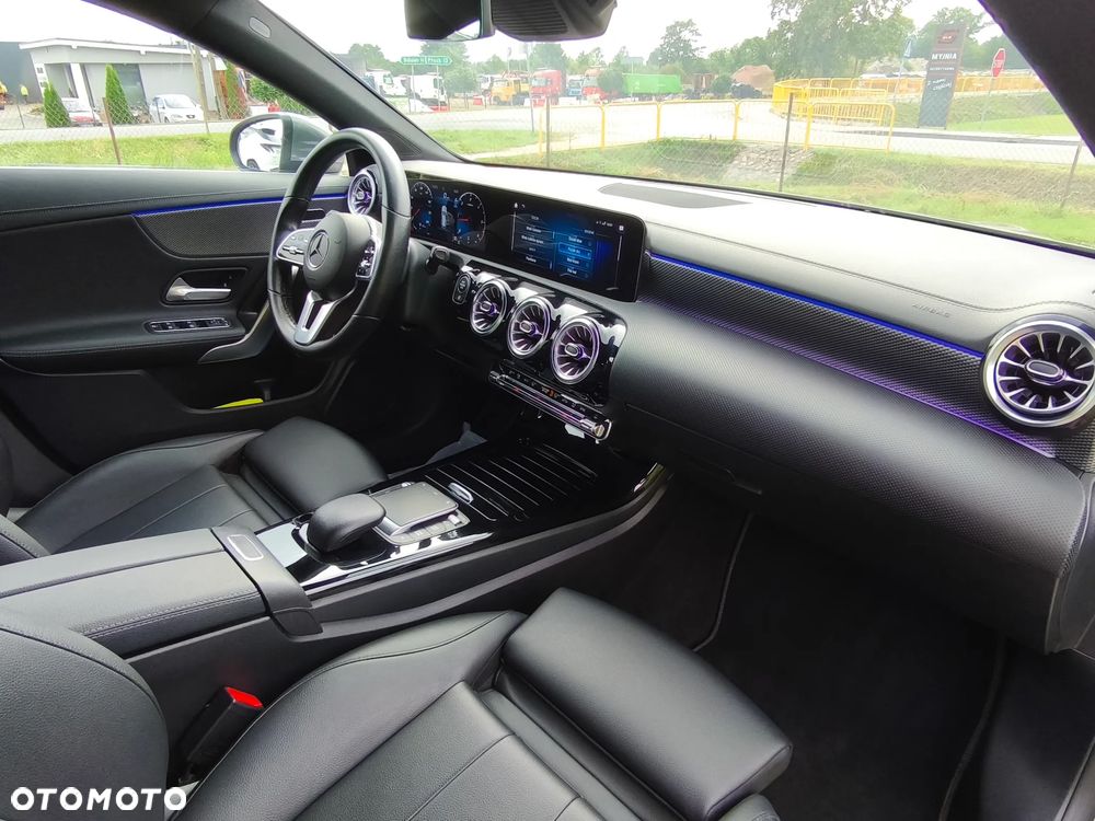 Mercedes-Benz CLA - 32