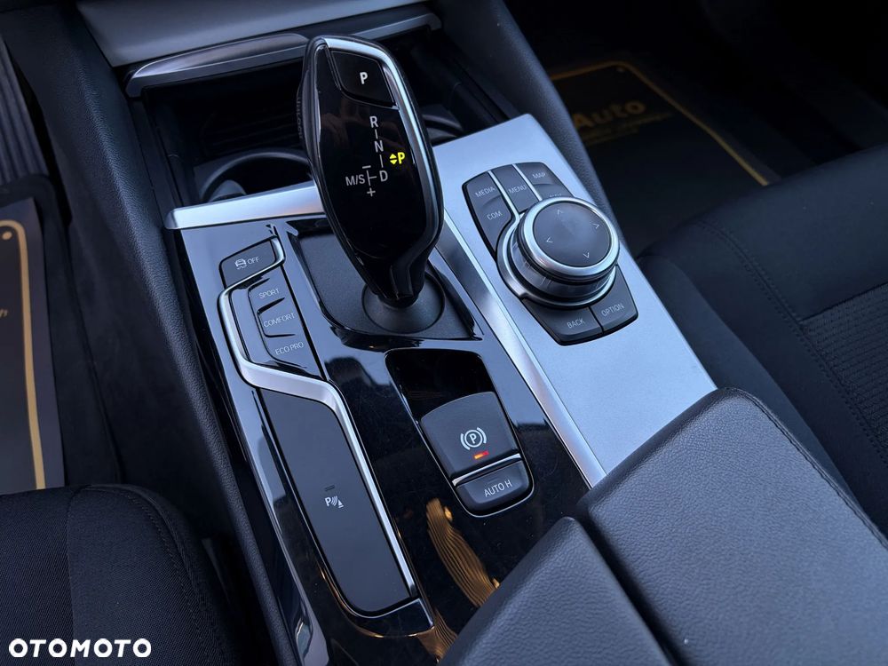 BMW Seria 5 520d - 33