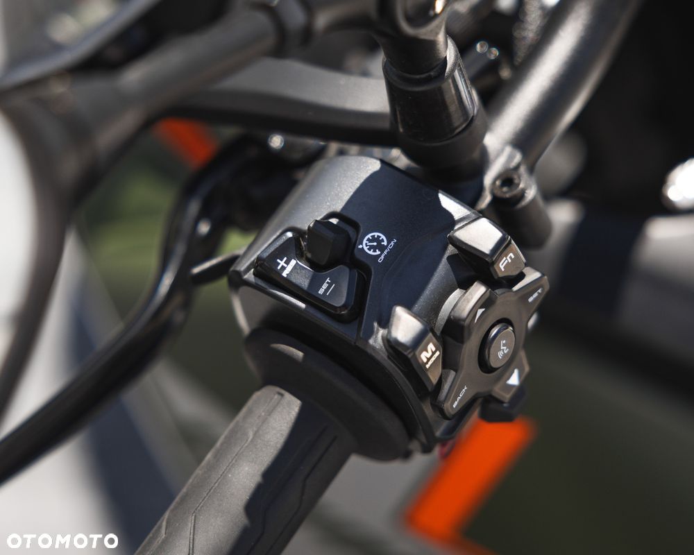 CFMoto MT-X - 9