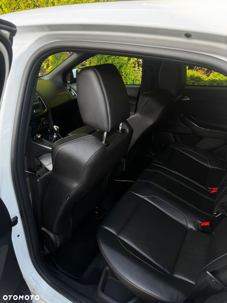 Ford Focus 2.0 EcoBoost ST - 16