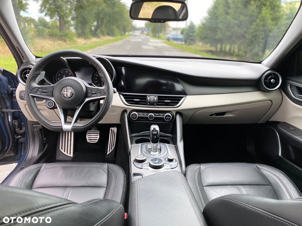 Alfa Romeo Giulia 2.0 Turbo 16V AT8 Veloce Ti - 9