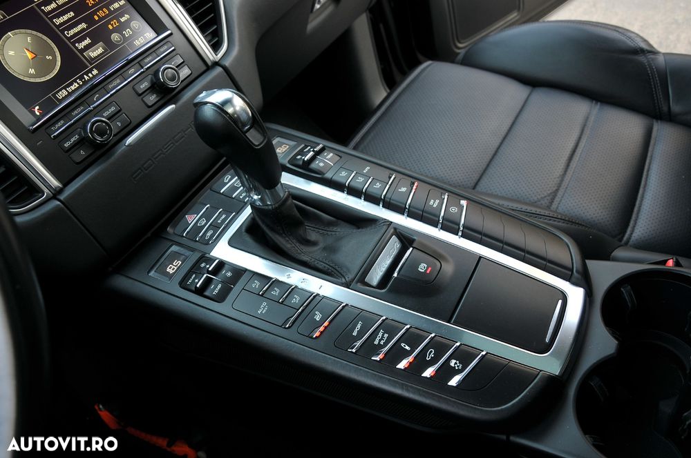 Porsche Macan - 36