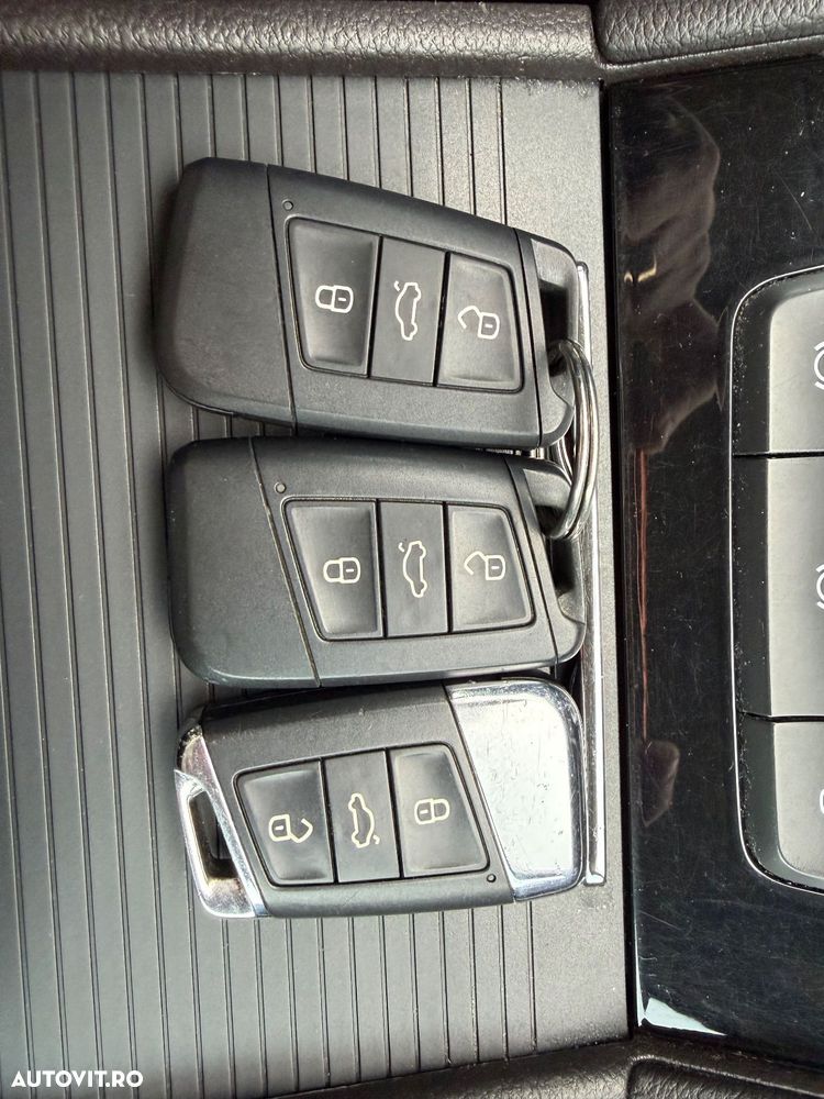 Skoda Superb Combi 2.0 TDI DSG 4X4 Laurin & Klement - 30