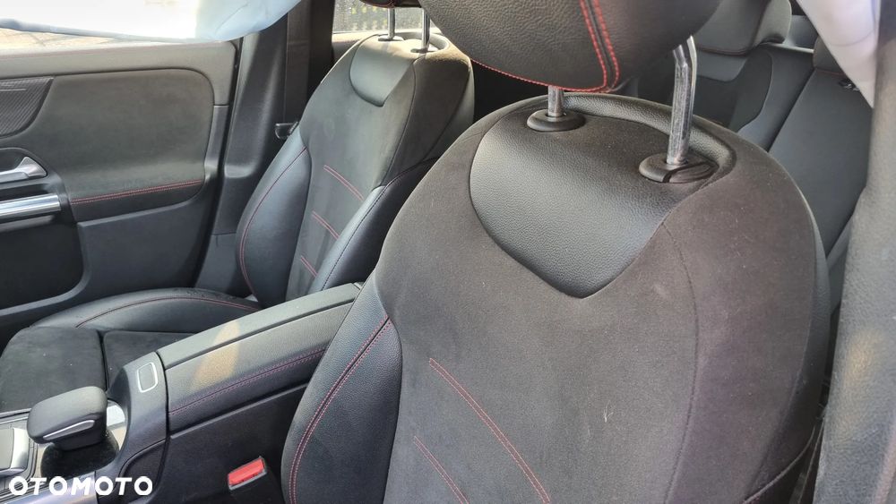 Mercedes-Benz GLA 200 d 4Matic 8G-DCT AMG Line - 29