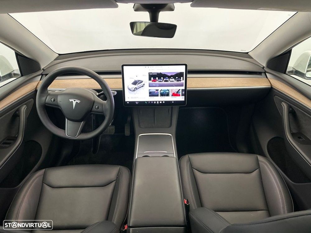 Tesla Model Y Long Range Dual Motor AWD - 13
