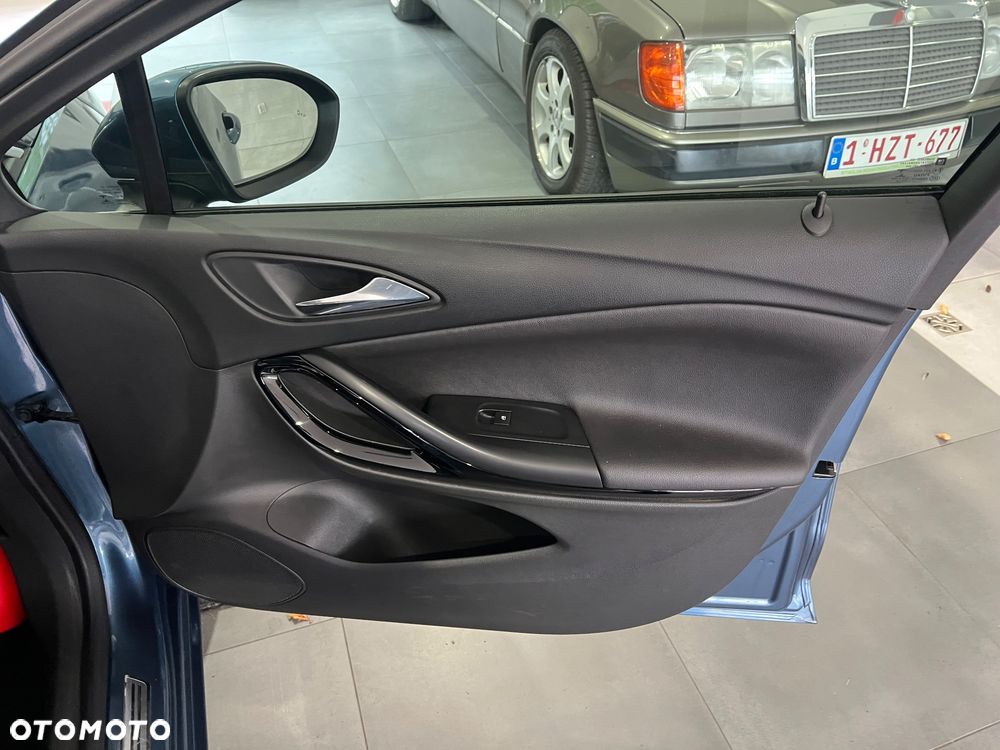 Opel Astra 1.4 T Enjoy S&S - 30