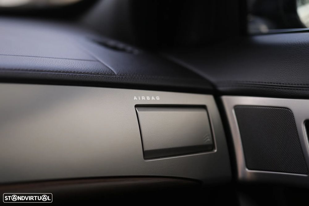 Jaguar XF 2.2 D Premium Luxury - 17