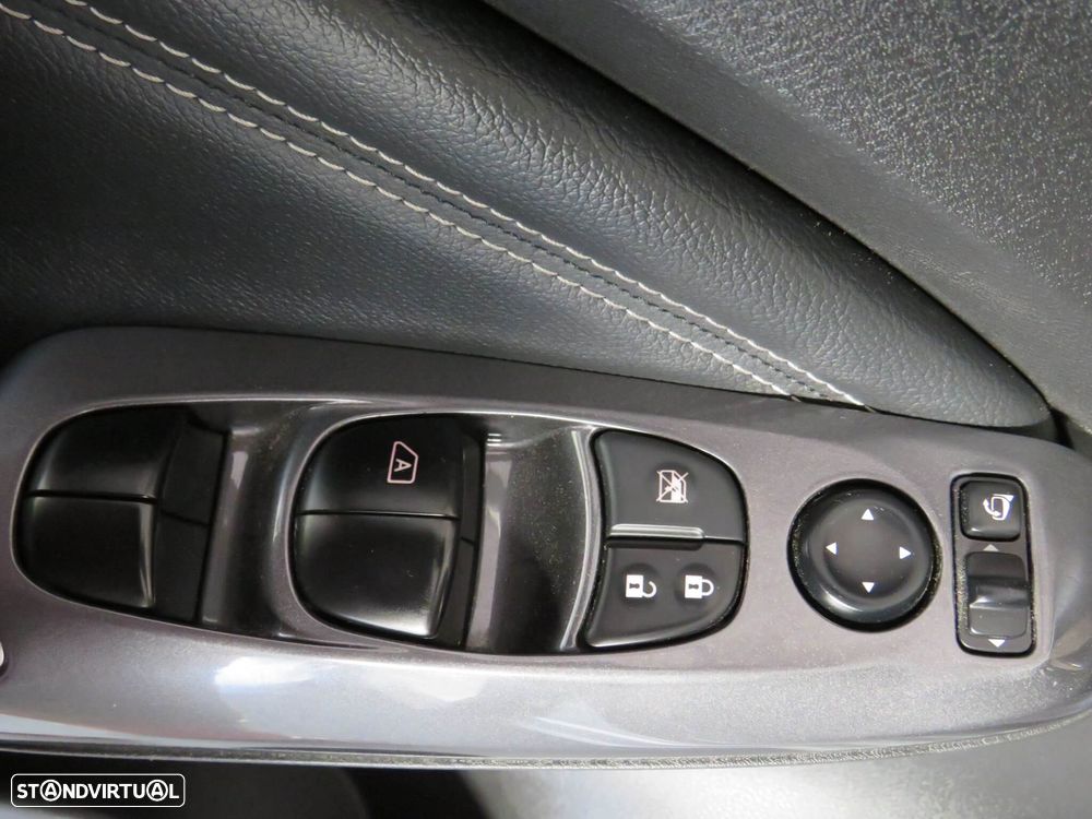Nissan Juke 1.0 DIG-T N-Connecta NAV. DCT - 12