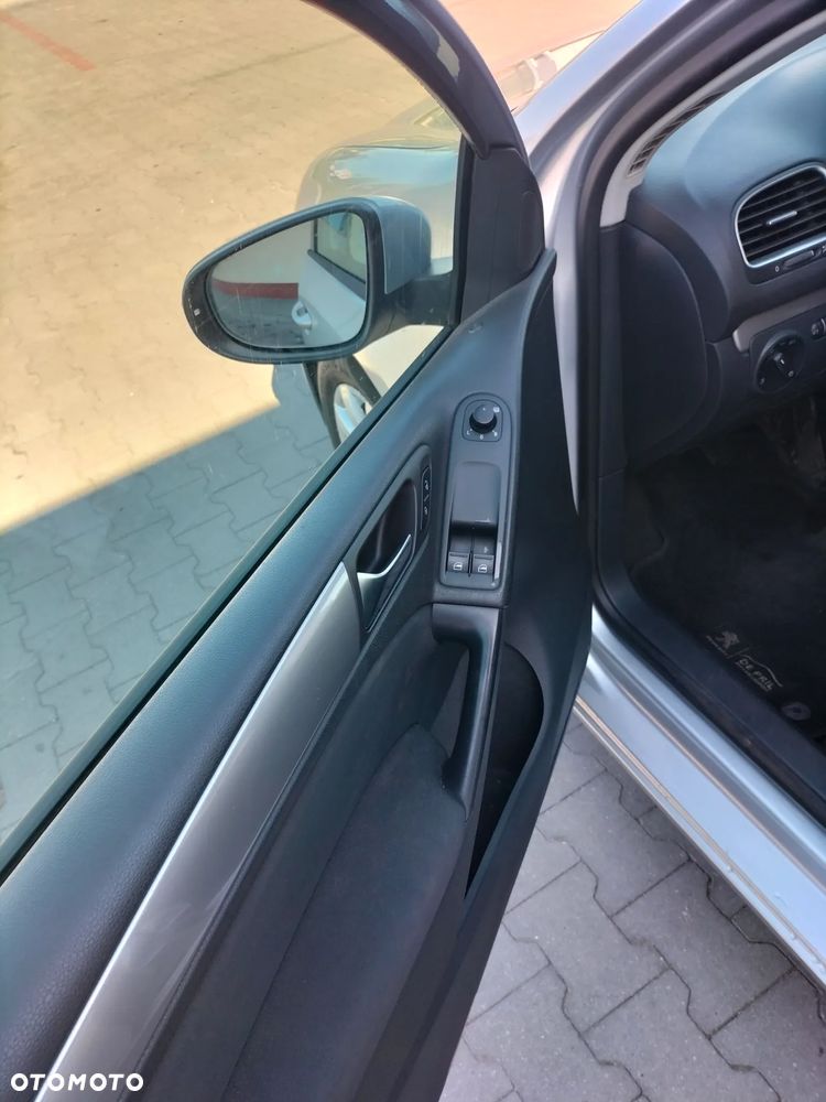 Volkswagen Golf 1.6 TDI DPF BlueMotion - 20