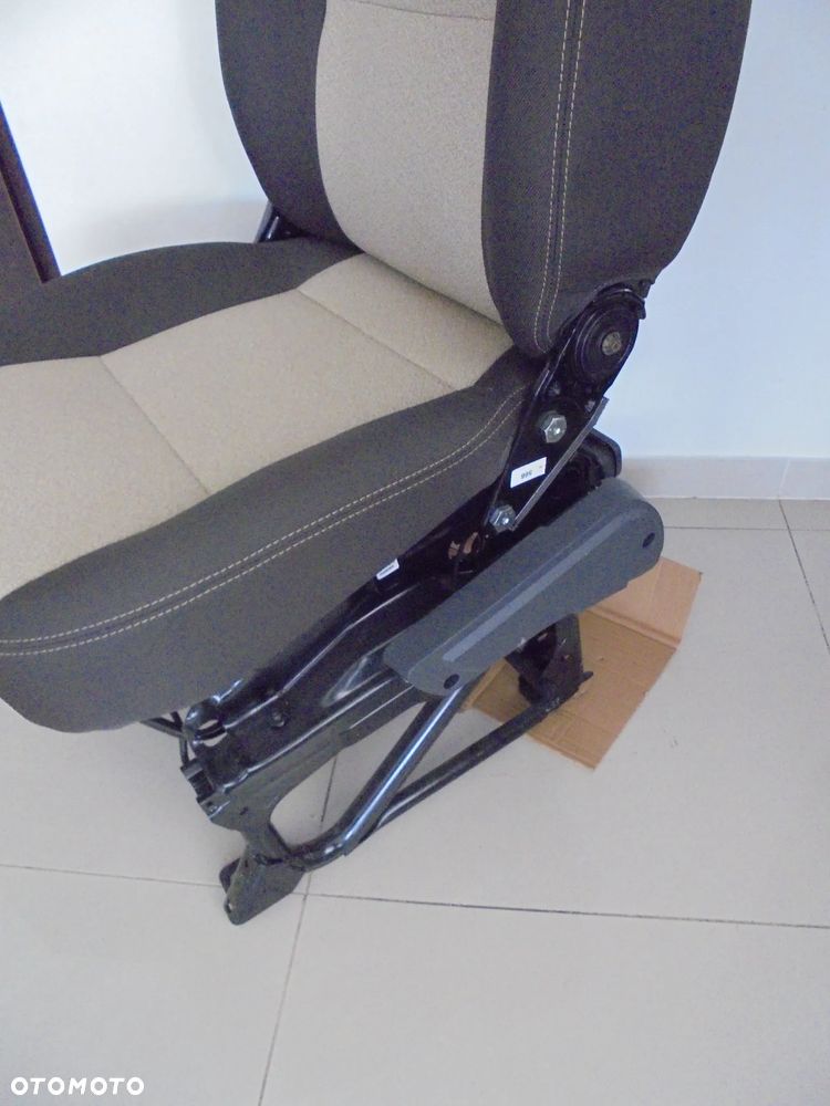 FOTEL FIAT DUCATO PROACE BOXER PRAWY PASAŻERA - 2