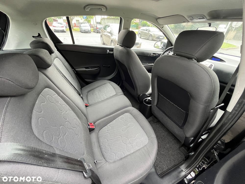 Hyundai i20 1.2 FIFA WM Edition - 7