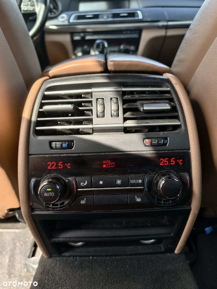 BMW Seria 7 740d xDrive - 25