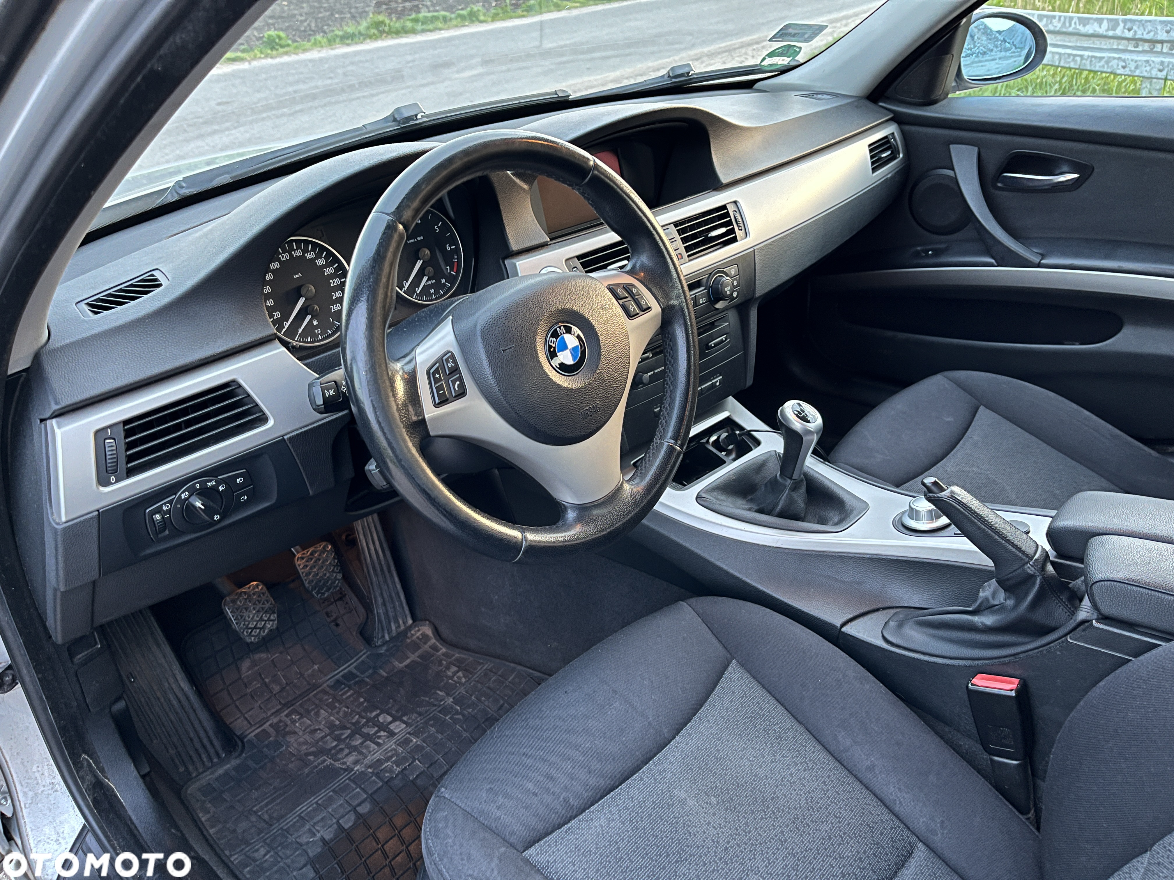 BMW Seria 3 318i - 10