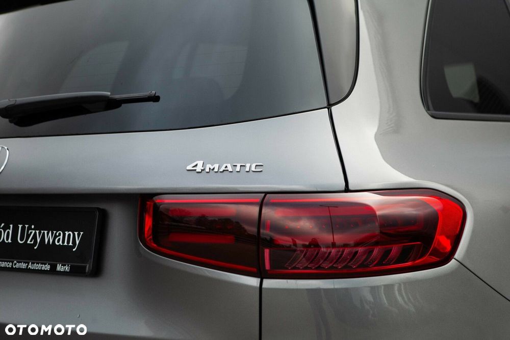 Mercedes-Benz GLB - 11