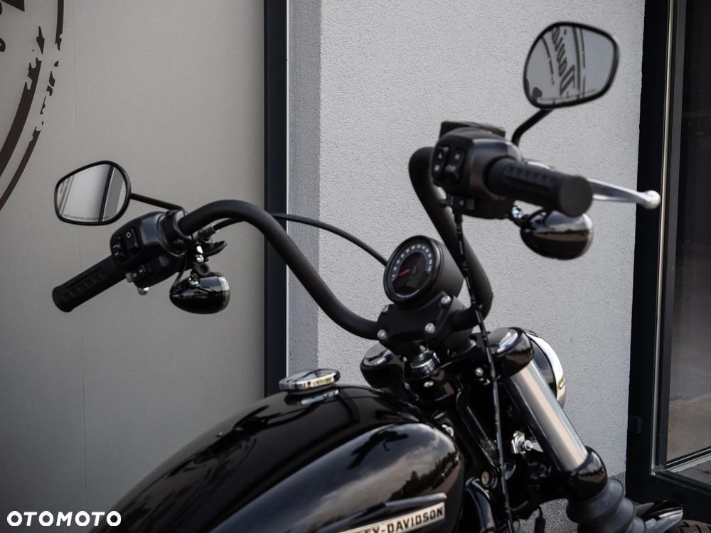 Harley-Davidson Softail Street Bob - 15