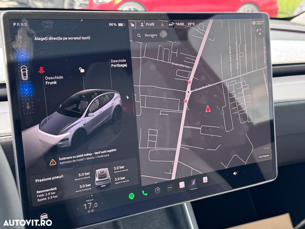 Tesla Model Y - 32