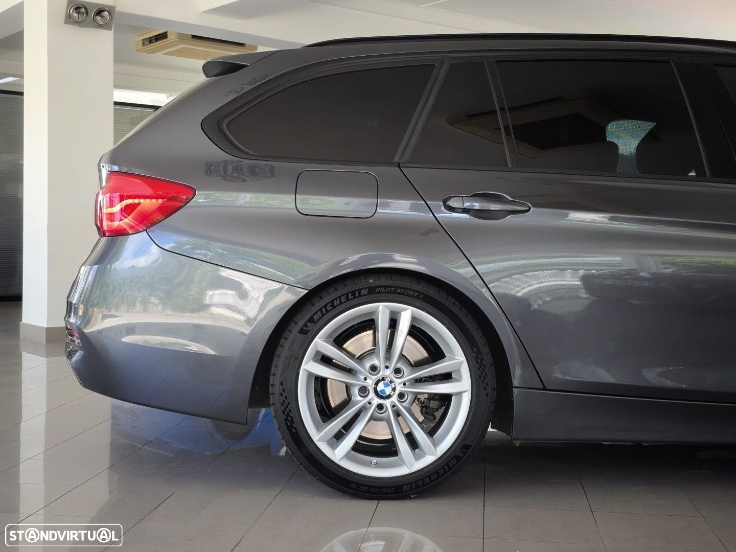 BMW 335 d Touring xDrive Line Sport - 19