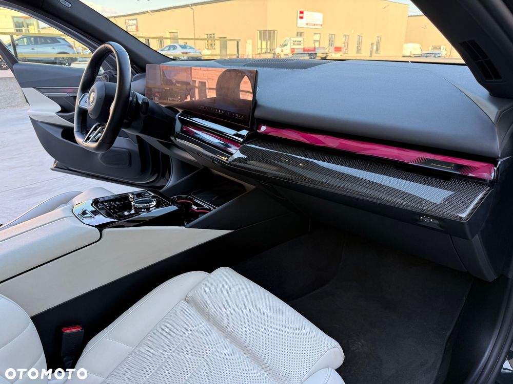 BMW Seria 5 550e xDrive PHEV M Sport - 17