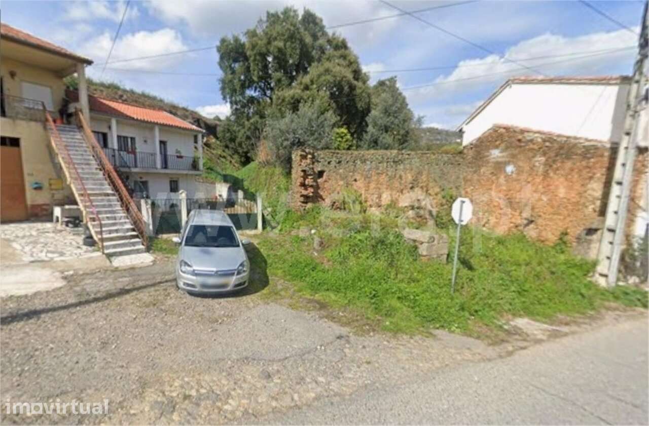 Moradia Rústica Estúdio / Covilhã, Tortosendo - Grande imagem: 2/2