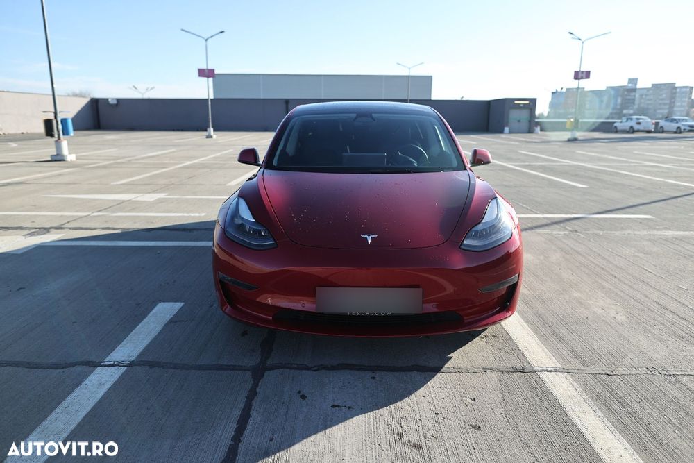 Tesla Model 3 - 3