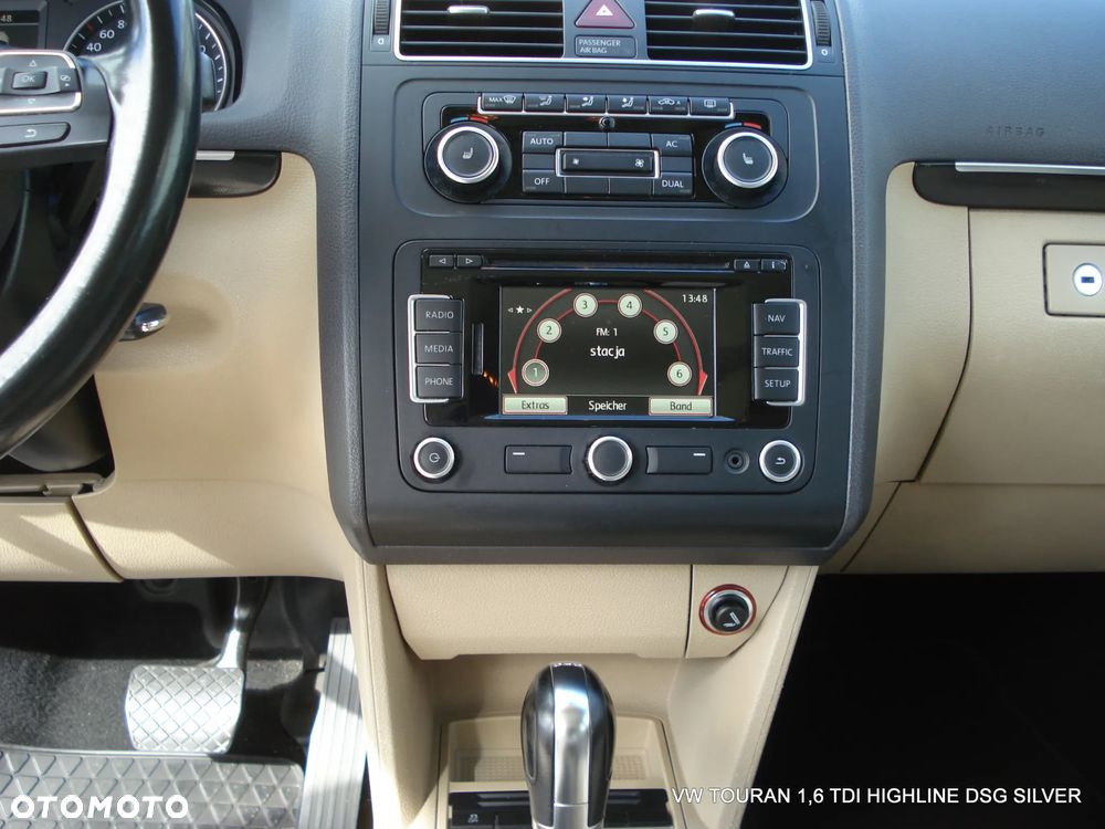 Volkswagen Touran 1.6 TDI DPF BlueMotion Technology DSG Highline - 29