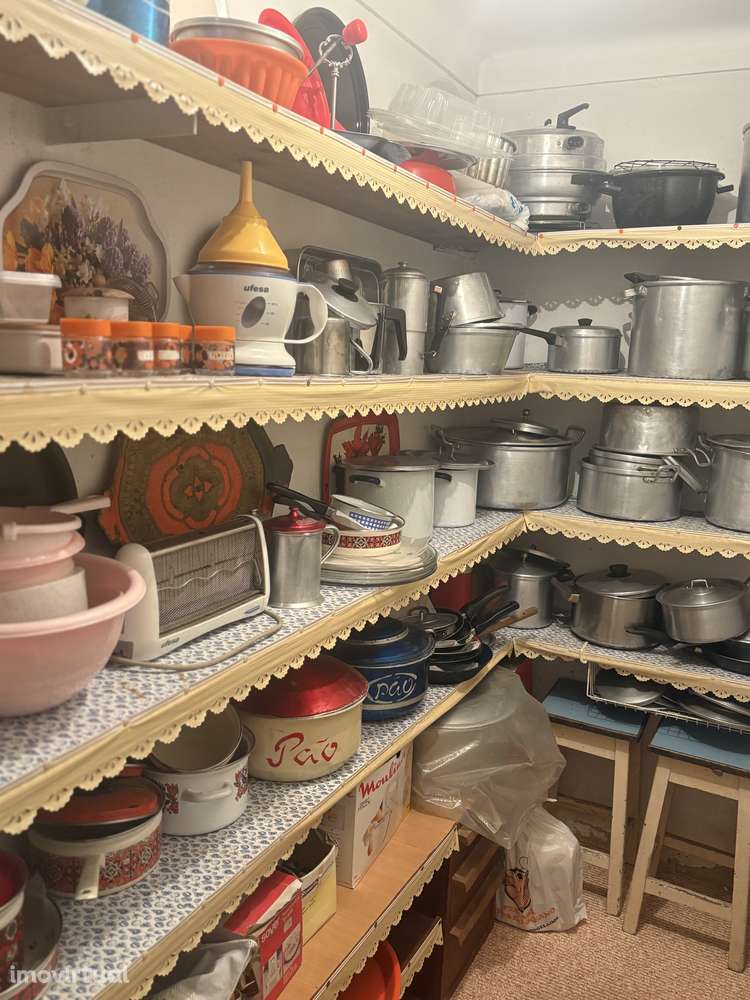 Moradia de Charme para reabilitação total no Lourel, Sintra - Grande imagem: 5/26