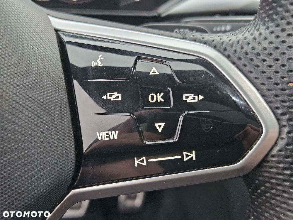 Volkswagen Arteon 2.0 TDI SCR DSG R-Line - 29
