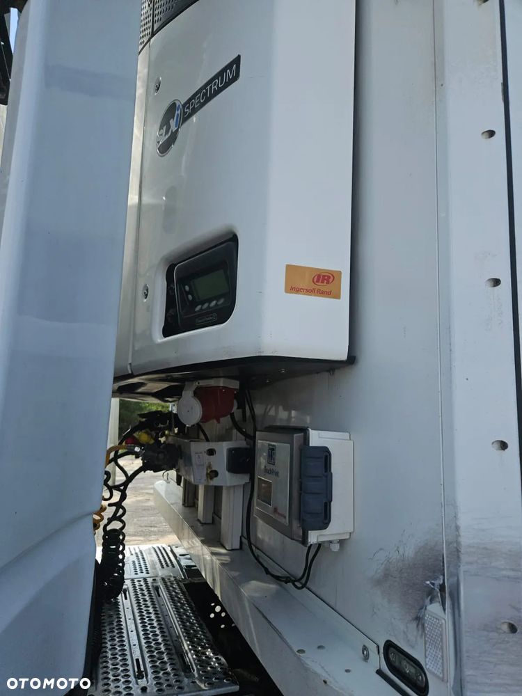 Schmitz Cargobull SKO 24 - 7