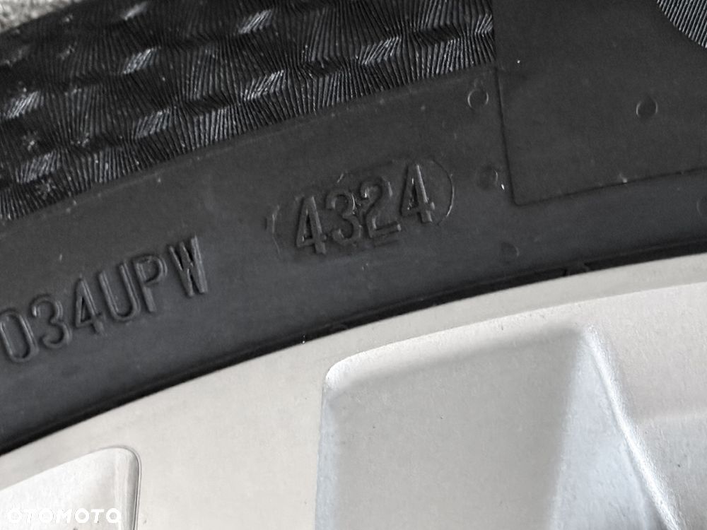 Volkswagen Multivan - 10