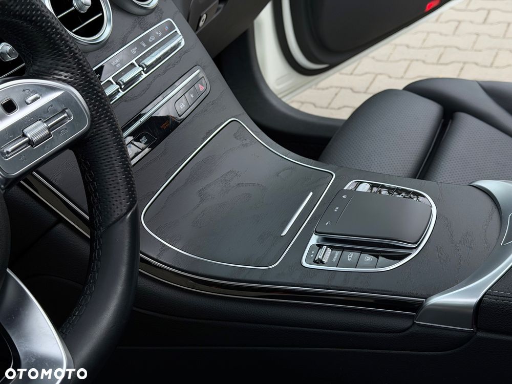 Mercedes-Benz GLC 300 de 4Matic 9G-TRONIC AMG Line - 32