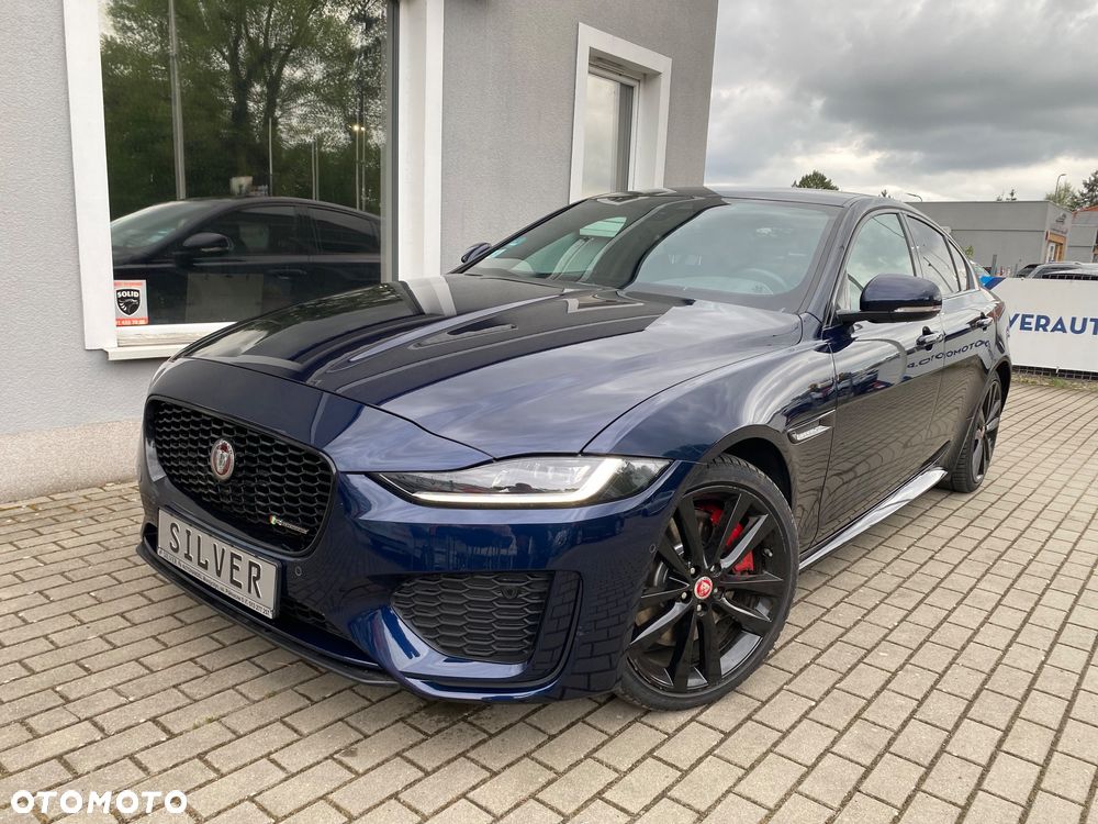 Jaguar XE P300 AWD R-Dynamic HSE - 16