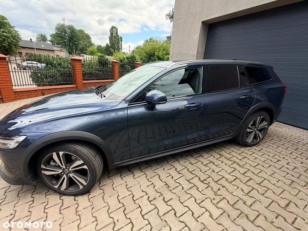 Volvo V60 Cross Country B5 B AWD Plus - 11