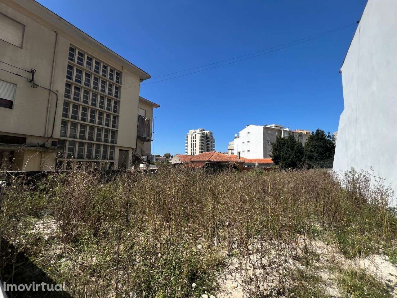 Terreno urbano no centro São João da Madeira - Grande imagem: 2/10
