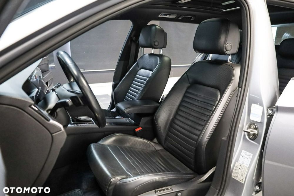 Volkswagen Passat - 16