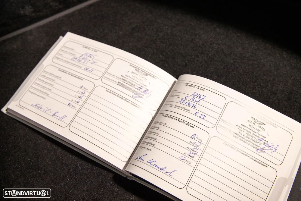 Aston Martin Vantage Coupe V8 - 39