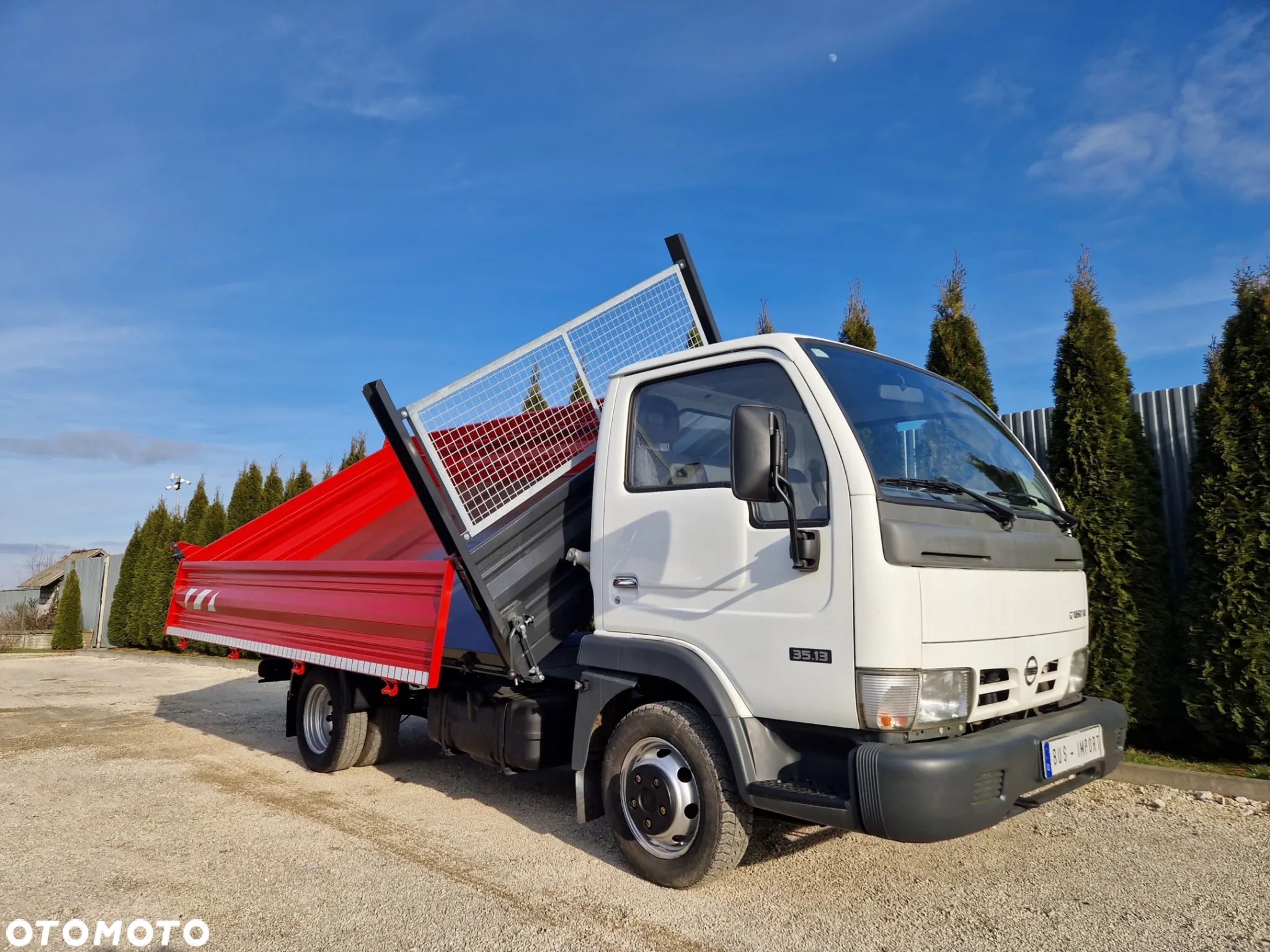 Nissan Cabstar 3.0 - 24