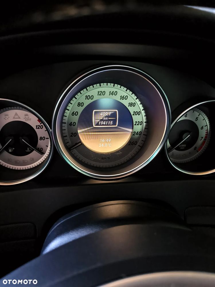Mercedes-Benz Klasa C 180 BlueEFFICIENCY Avantgarde - 38