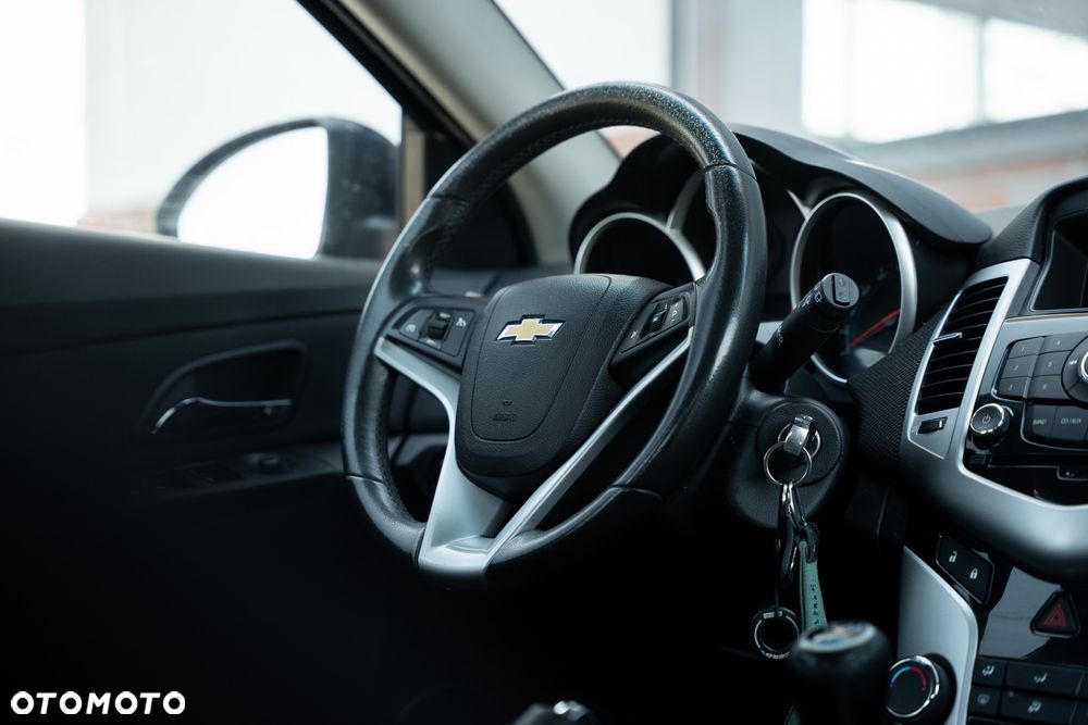 Chevrolet Cruze 1.6 LT - 27