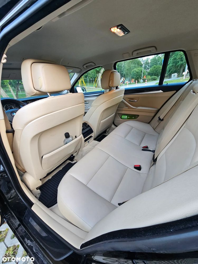 BMW Seria 5 520d Touring - 9