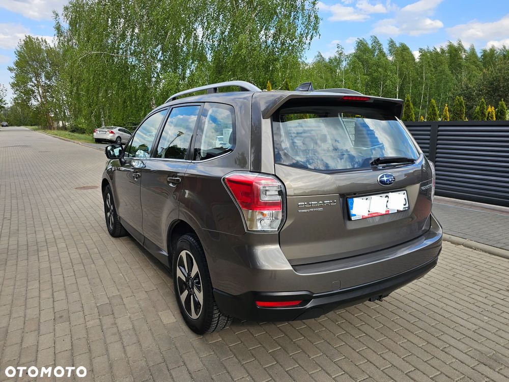 Subaru Forester 2.0 i Exclusive Lineartronic - 25