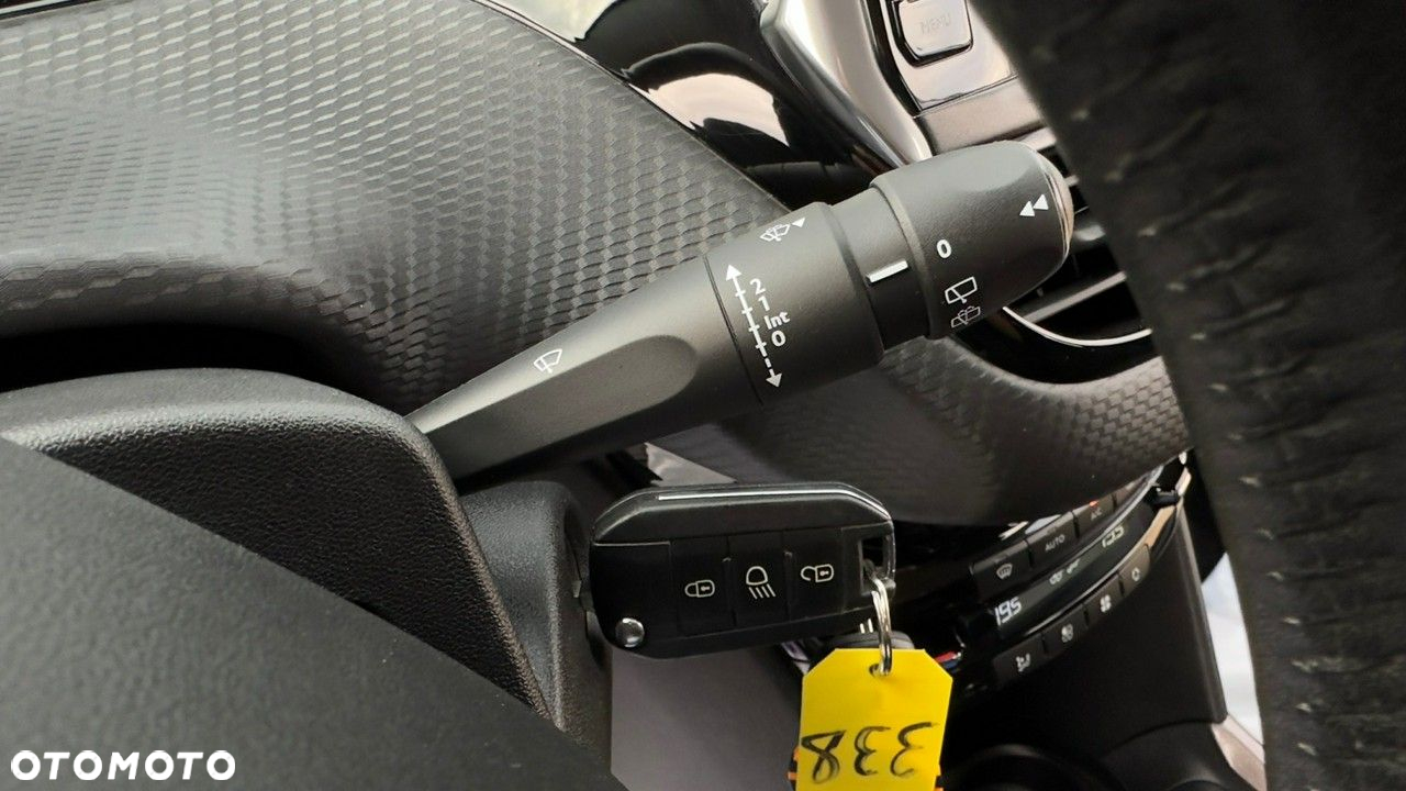 Peugeot 2008 1.2 Pure Tech Style - 19