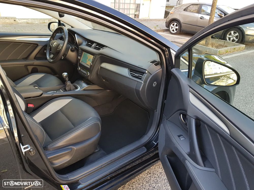 Toyota Avensis Touring Sports 1.6 D-4D Luxury+GPS - 31