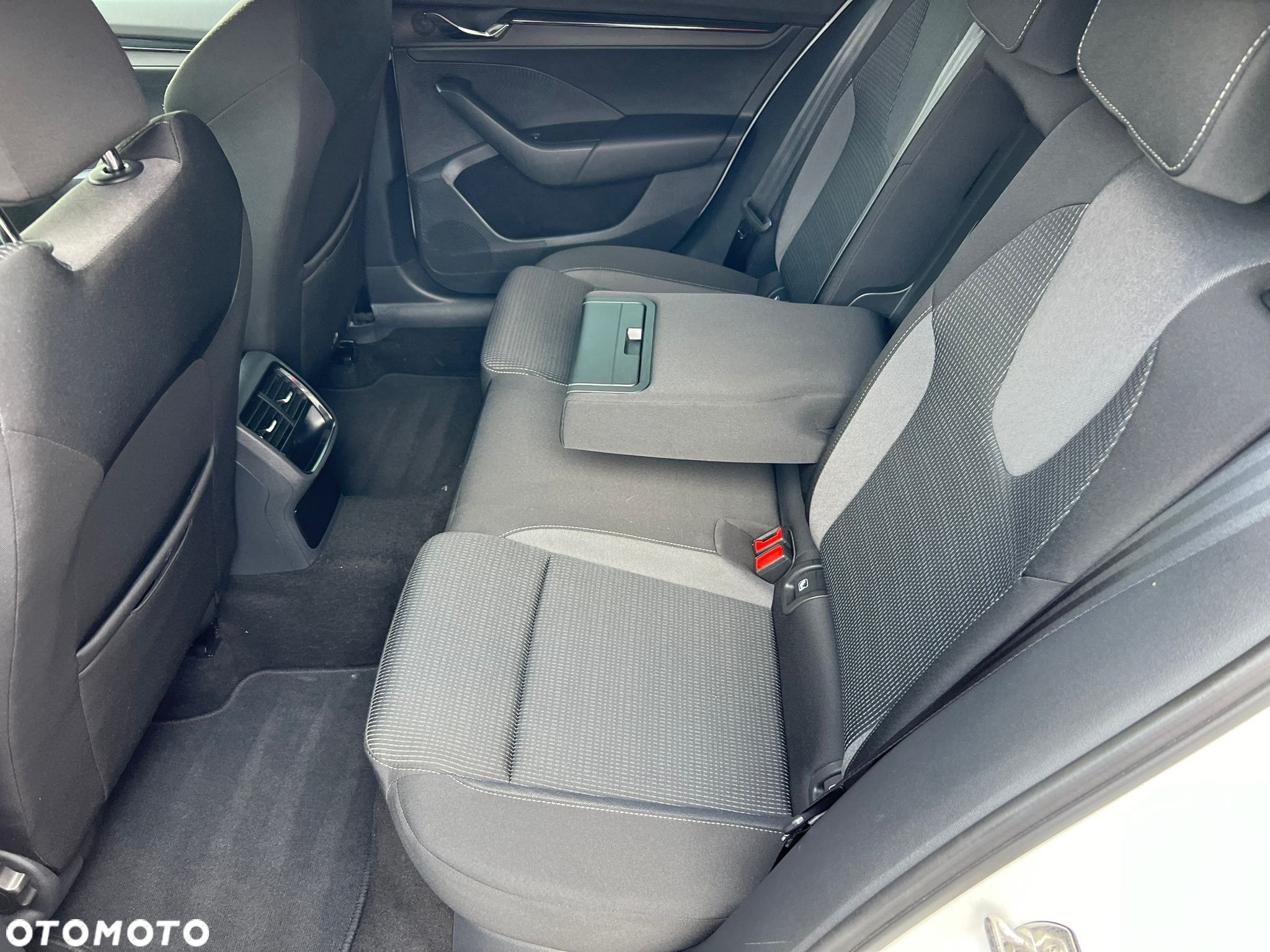 Skoda Octavia 2.0 TDI Business DSG - 12